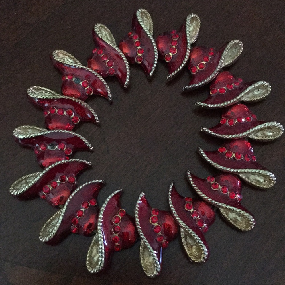 “Red Hat” elastic bracelet